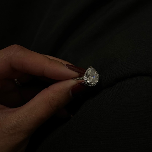 Pandora Teardrop Ring - Picture 3 of 3